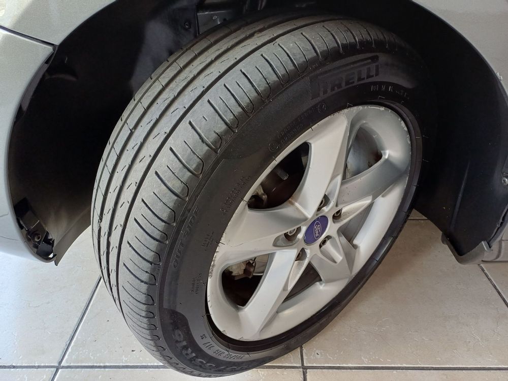 FOCUS HATCH GLX 2.0 16V